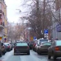 Предприниматели скупают у инвалидов права на бесплатную парковку в Москве