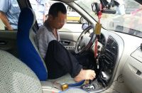 В Китае оштрафовали водителя без рук