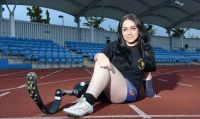 Школьница просит отрезать ей ногу, чтобы она смогла быстрее бегать