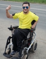 Инвалид из Челябинска превратил свою коляску в неоновую диско-машину