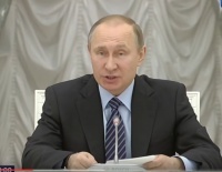 Путин: лечить россиян должны без очередей и хамства