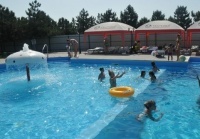 Отдыхающим детям-инвалидам запретили купаться в бассейне из-за жалоб недовольных пенсионеров