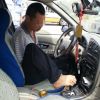 В Китае оштрафовали водителя без рук
