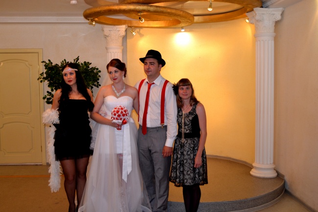 Невеста Елена и жених Андрей и я с ними и сестра 1 .08 2015 года


