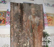 В тамбовском селе на двери сарая проявилось изображение Николая Чудотворца