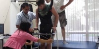 Парализованный человек вновь обрел возможность ходить. Без экзоскелета