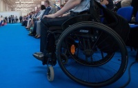 Путин поручил закупить для инвалидов 43 тысячи кресел-колясок