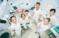 Стоматологи, ортопеды, ортодонты: какие бывают зубные врачи и что они лечат