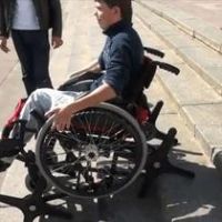 Власти Москвы закупят «шагающие коляски» для инвалидов