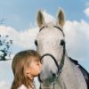 Лошади помогают лечить детей-инвалидов