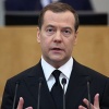 Медведев призвал рассмотреть вопрос индексации пенсий работающим инвалидам