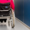 На Украине инвалидов в колясках приравняли к велосипедистам