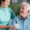 Как правильно найти сиделку для пожилого человека или инвалида?