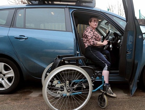 Идите к инвалидам! В Уэльсе пенсионерке без ноги не дали вступить в женский клуб